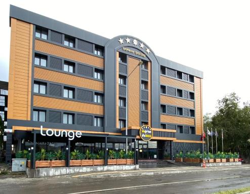 Sapran Deluxe Hotel - Housity
