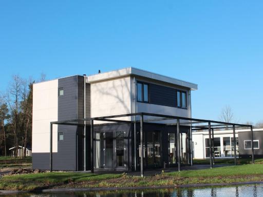 Modern holiday home with sauna - Housity