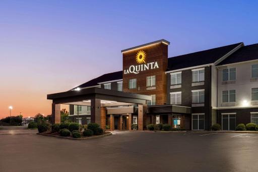 La Quinta by Wyndham Oxford - Anniston - Housity