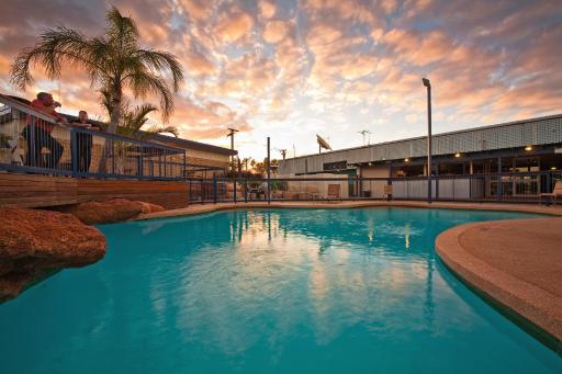 Potshot Hotel Resort - Housity