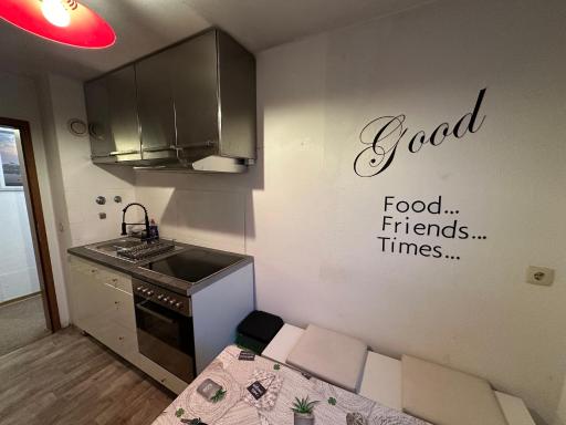 Zentrales Apartment mit Parkplatz - Hizvo