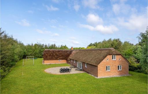 Stunning Home In Ulfborg With Sauna - Housity