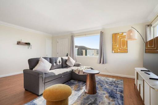 Mountain View 2BR Retreat with Private Deck - Housity
