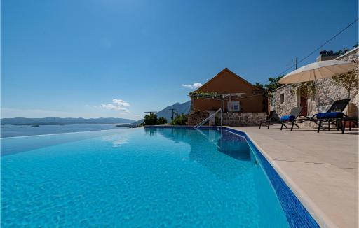 Two-Bedroom Holiday Home In Mokalo - Housity