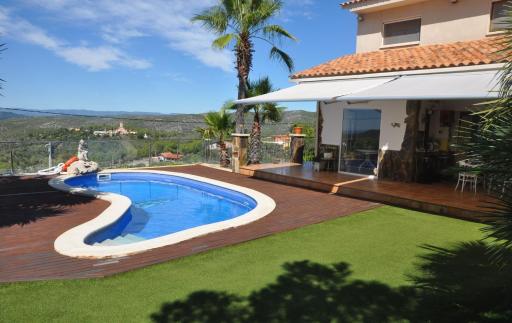 Casa Plana Novella con piscina privada - Housity