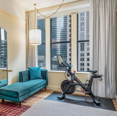 Canopy By Hilton Chicago Central Loop - Housity
