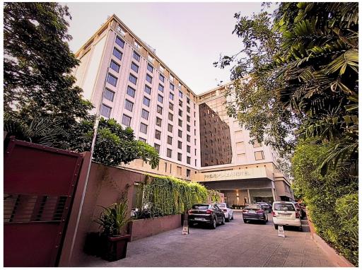 Pride Plaza Hotel, Ahmedabad - Hizvo