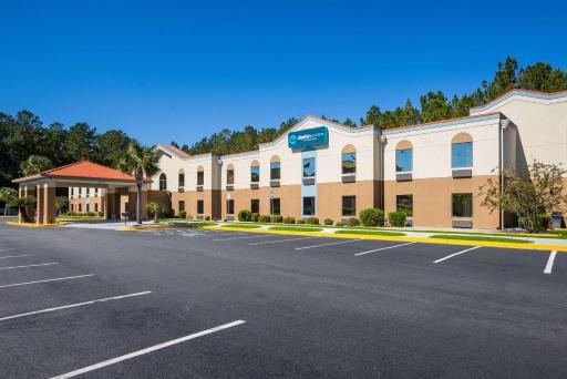 Clarion Pointe Hinesville near Fort Stewart - Housity