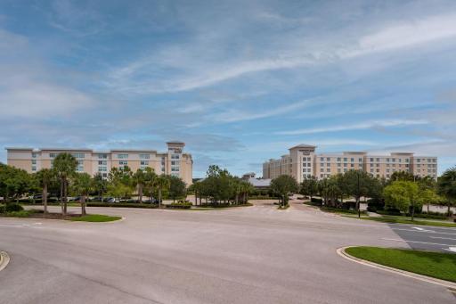TownePlace Suites Orlando at FLAMINGO CROSSINGS® Town Center/Western Entrance - Housity