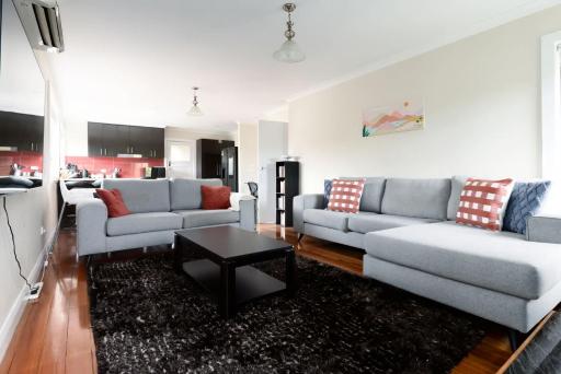 Spacious 3-Bed Mins from City Centre - Housity