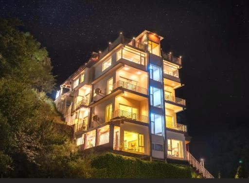 Wood Stock Kasauli - Rooms & Cottages - Panoramic View & Balcony Rooms - Housity