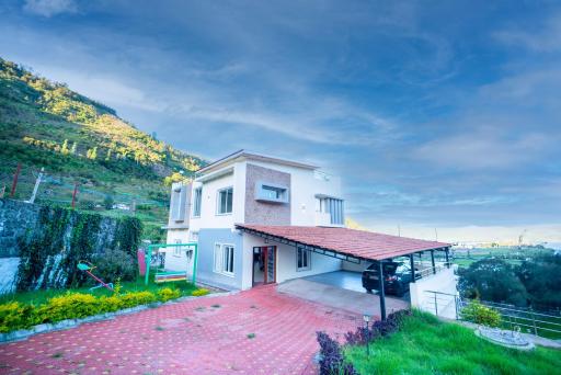 Queen's Hotel Mount garden Kodaikanal - Housity