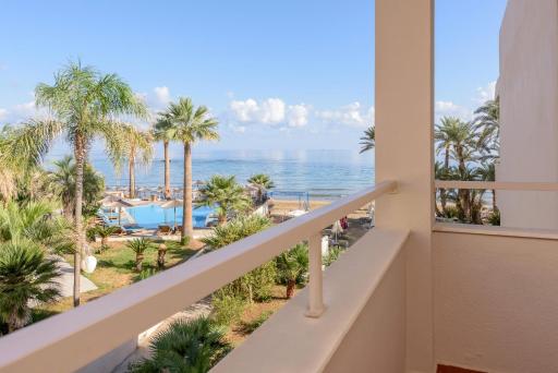 Zeus Hotels Palm Beach - Hizvo