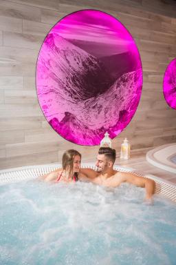 Borowy Dwór- Biznes, Spa & Fun - Housity