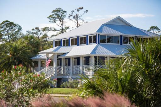 189 Beach Club Villa - Housity