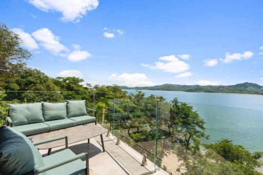 4BD Cliffside Home with Pool on Secluded Beach - Housity
