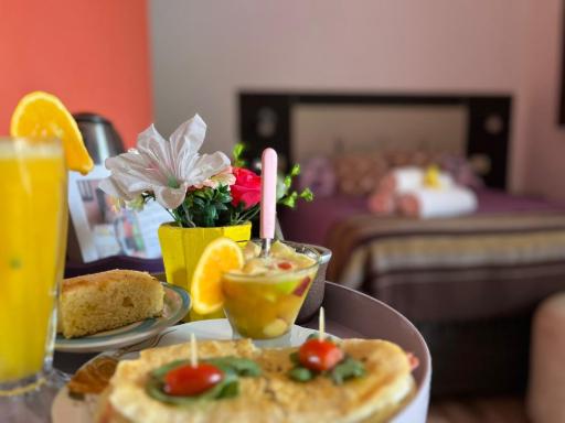 Hostal Sisabel - Housity