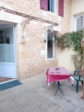 Chambre studio avec coin repas 45m2 - Housity