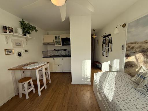 Appartement avec terrasse au centre de GRUISSAN - Housity