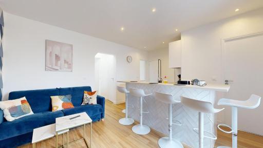 869-Suite Bleuet - Superbe Appartement - Housity