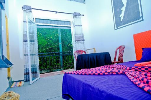 Ninety Nine Grand Hotel - Housity