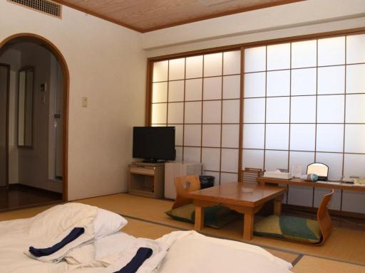 Silk Hotel - Housity