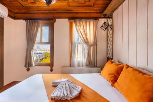 The Astra Hotel - Housity