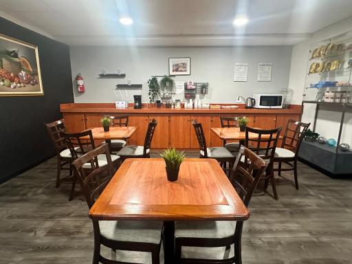 SJ SUITES HOTEL - Housity