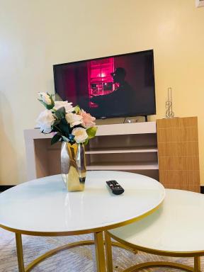Kilimani Vacation one and half bedroom Netflix near Yaya centre - Hizvo