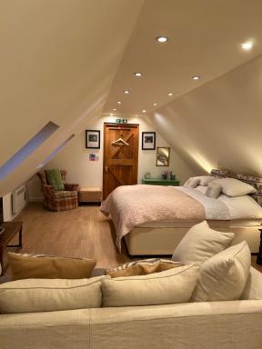 The Studio, Bottom Farm - Housity