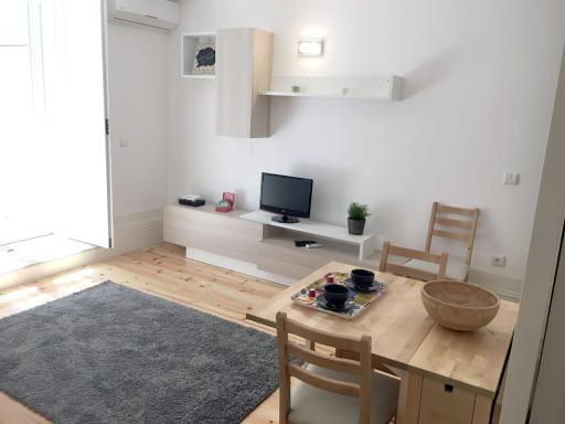 Quiet Apartment with Terrace in the Heart of Porto by Great&Cosy - Housity