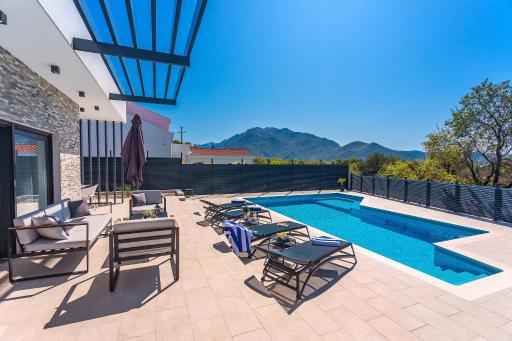 Villa Casa Mia I Near Makarska I Heated swimming pool with jacuzzi - Housity