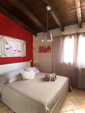 Alex's Apartment - Housity