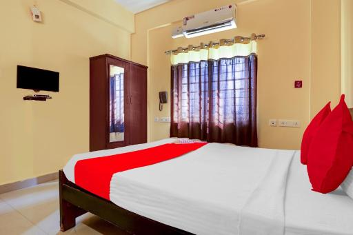 Super OYO Hotel O Vsm Grand - Housity