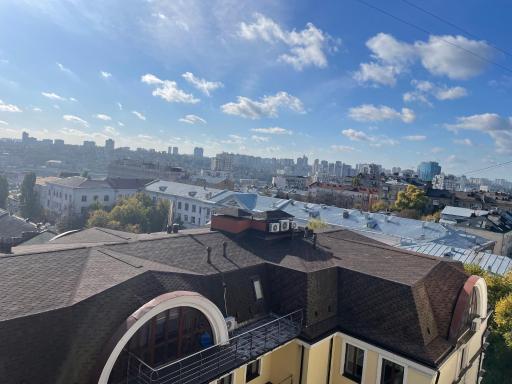 Дворівневі автентичні апартаменти біля парку Шевченка - Housity