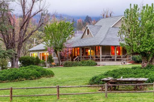 Sierra Sky Ranch, Ascend Hotel Collection - Housity