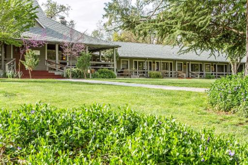 Sierra Sky Ranch, Ascend Hotel Collection - Housity