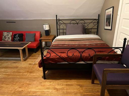 Maryland Homestay in Winnpeg downtown - Housity