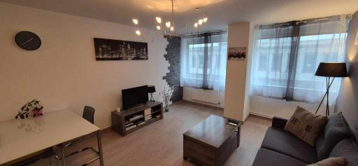 Nouveau !! Appartement confortable totalement rénové avec parking gratuit - Hypercentre de Nancy - Housity