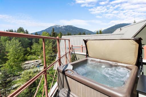 Alpenglow Lodge Two Bedroom Apartment with Private Hot Tub by MVA - Housity