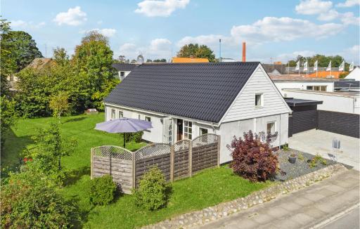 3 Bedroom Gorgeous Home In Asaa - Housity