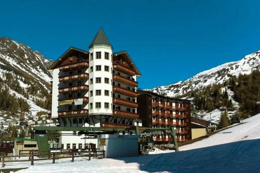 Hotel Adler - Housity