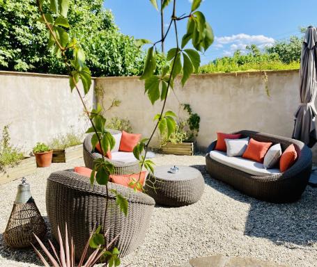 Le Domaine de La Tuilerie - Gite de charme en bord de riviere avec piscine - Housity
