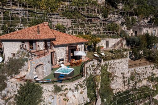 Villa Santa Rosa con Jacuzzi e vista panoramica - Housity
