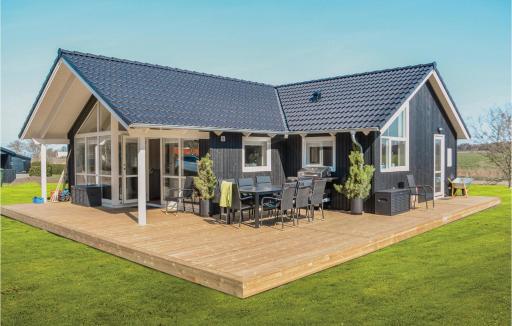 Three-Bedroom Holiday Home In Knebel - Housity