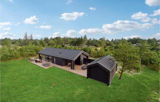 4 Bedroom Stunning Home In Strandby - Housity