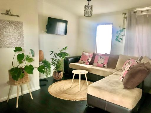 Salty Blue Beach House - Housity
