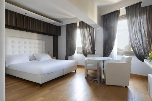 Hotel Royal Caserta - Housity