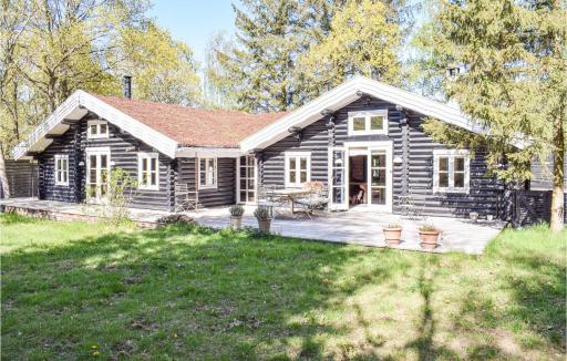 4 Bedroom Awesome Home In Hornbæk - Housity
