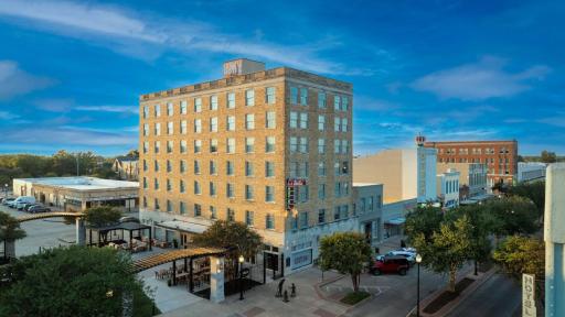 The LaSalle Hotel, Bryan College Station, a Tribute Portfolio Hotel - Housity